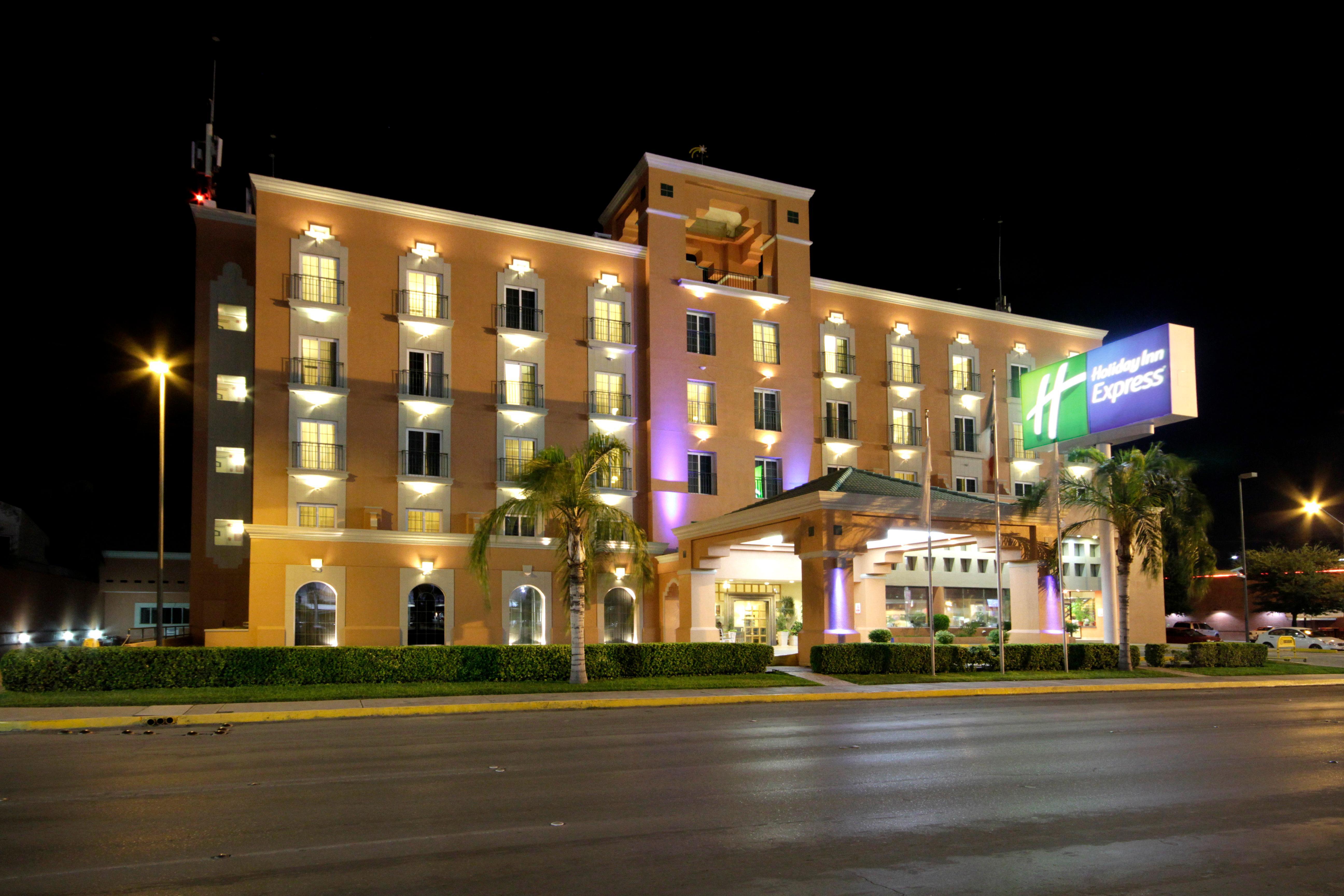 ホリデイ イン エキスプレス トレオン Torreón エクステリア 写真